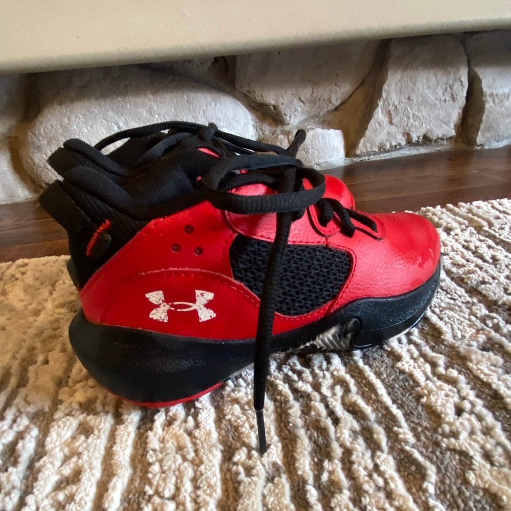 Under Armour Boys Basketball Shoes Size 12